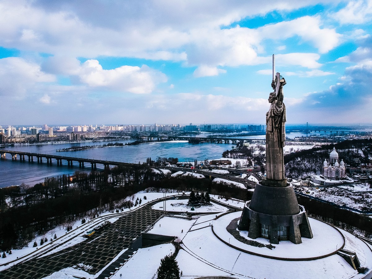 Орендувати літак в Київ