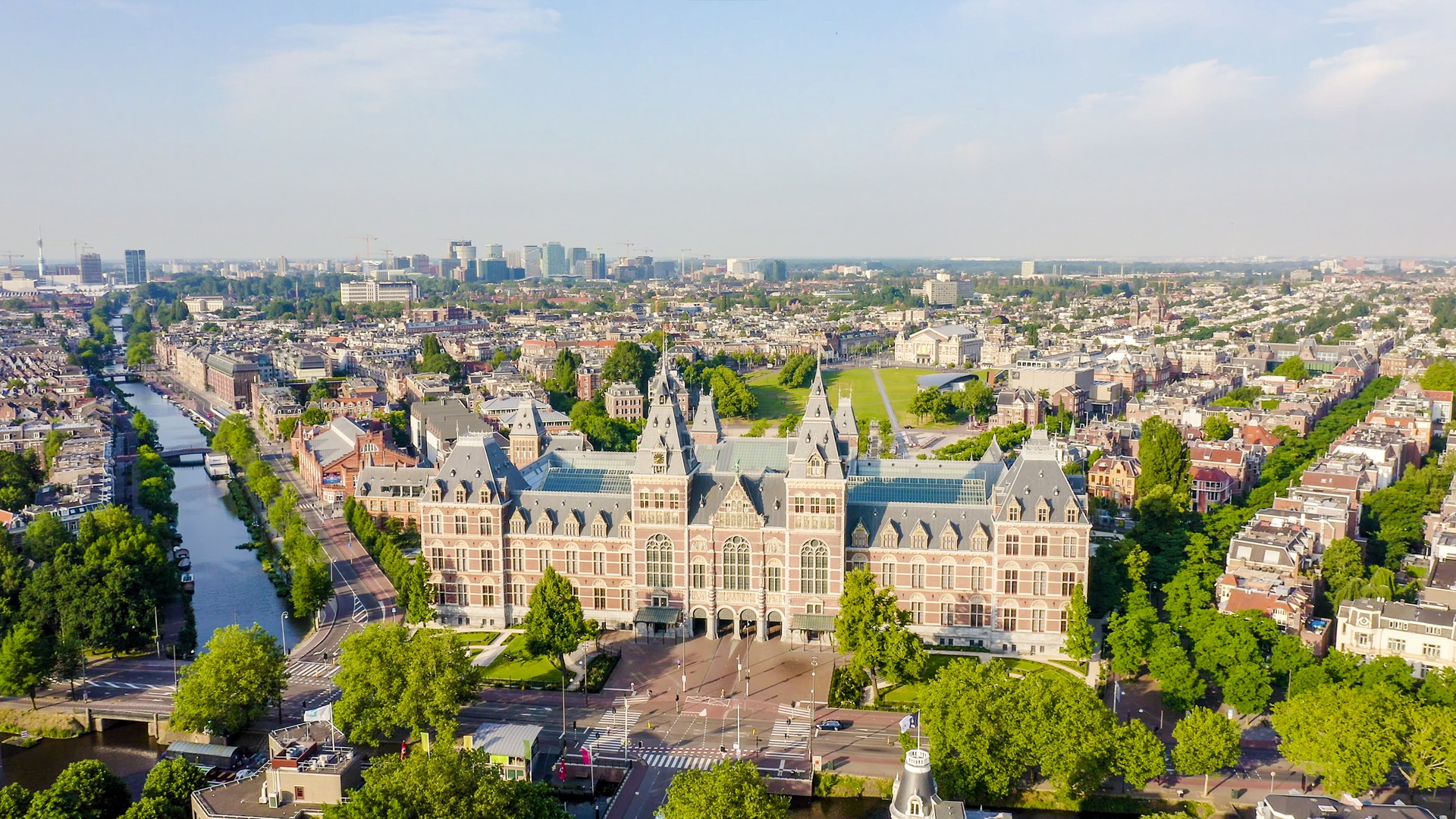 Орендувати літак в Нідерланди