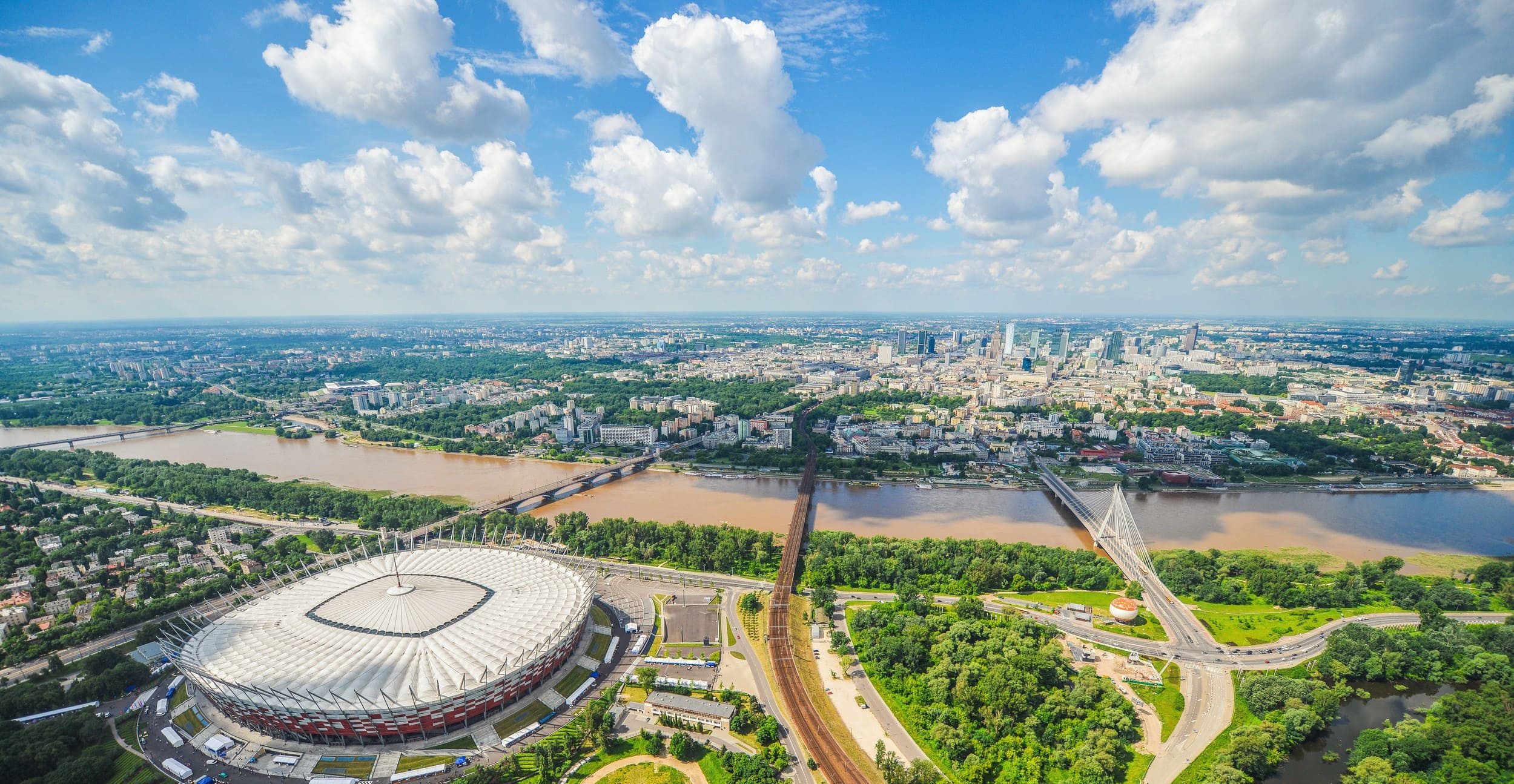 Орендувати літак в Польщу